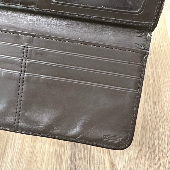 Brown C Logo Coach Wallet - Picture 8 of 9